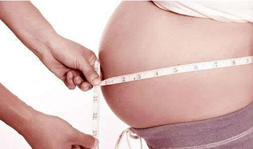 孕妈体重增长过快，要小心这些孕期问题找上你，控制饮食是关键